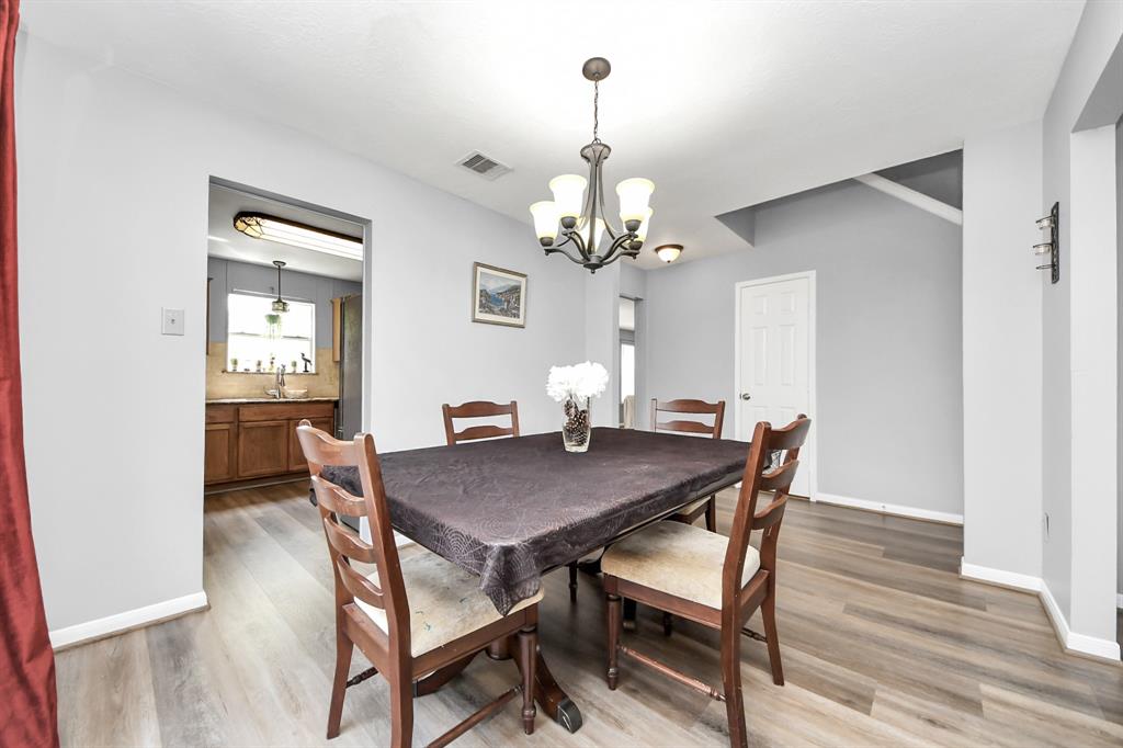 2815 Sailors Moon Drive, Friendswood, Texas image 10