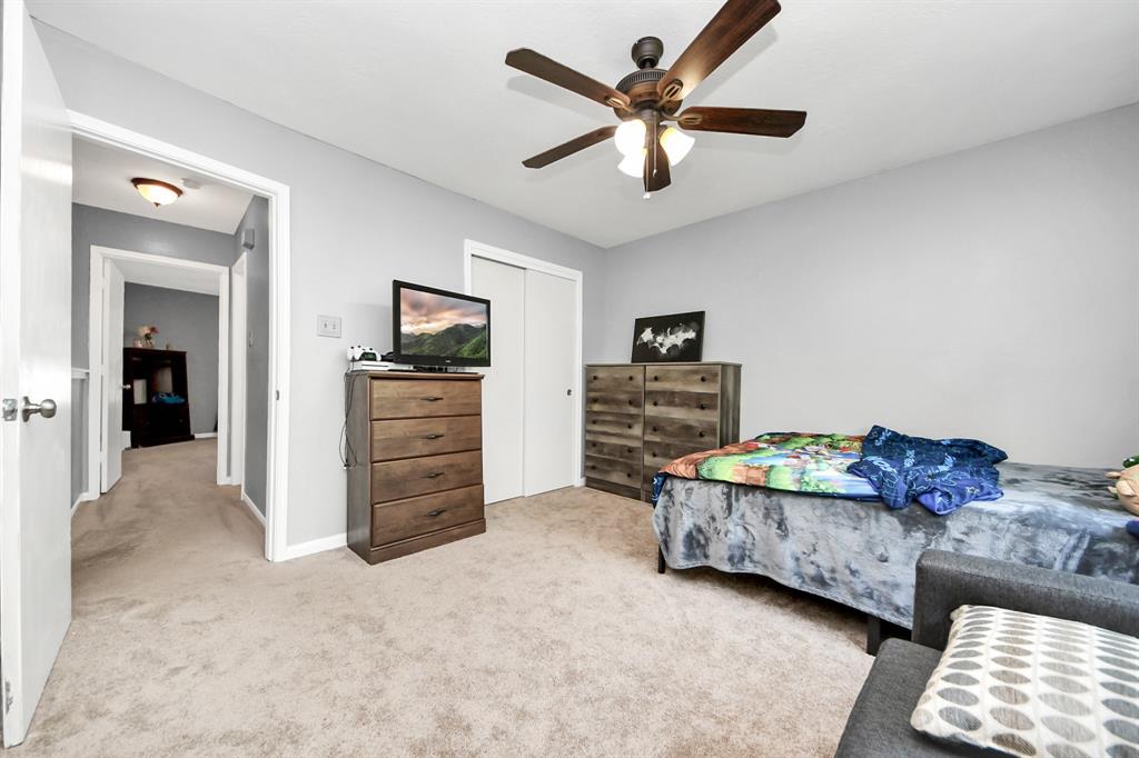 2815 Sailors Moon Drive, Friendswood, Texas image 26