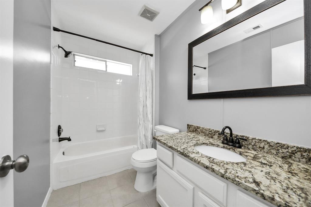 2815 Sailors Moon Drive, Friendswood, Texas image 28