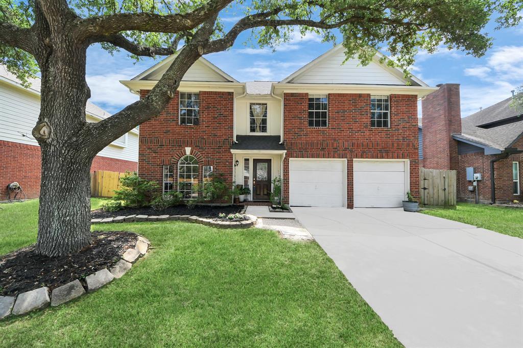2815 Sailors Moon Drive, Friendswood, Texas image 2