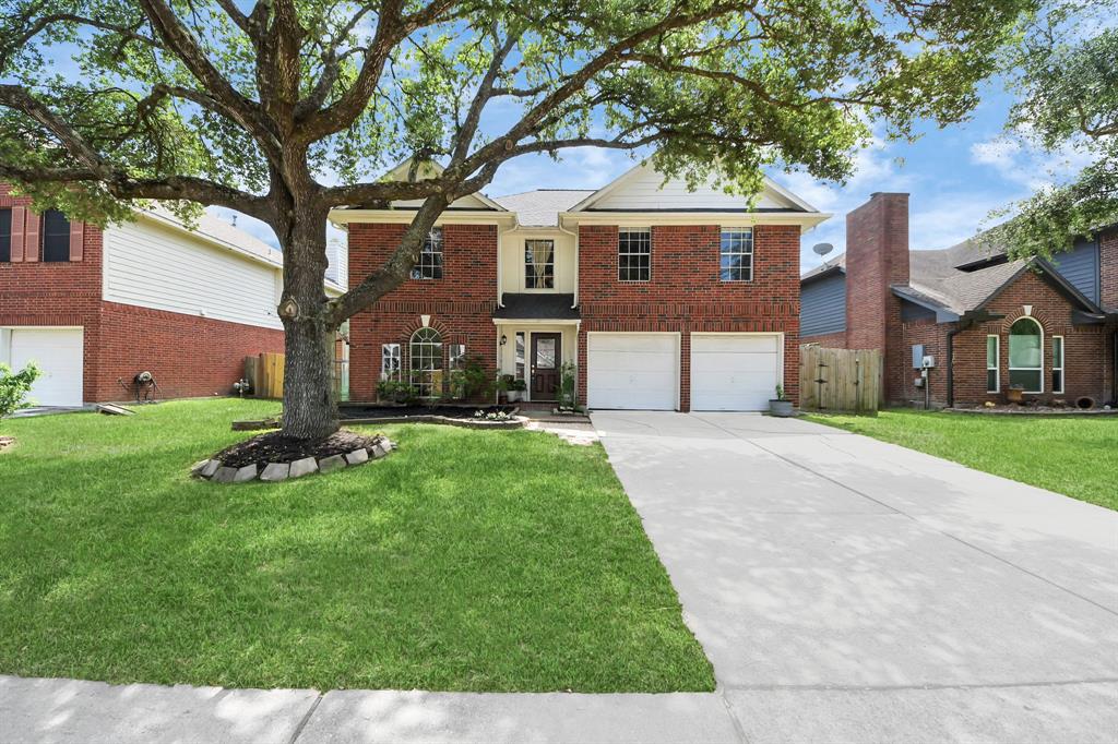 2815 Sailors Moon Drive, Friendswood, Texas image 3