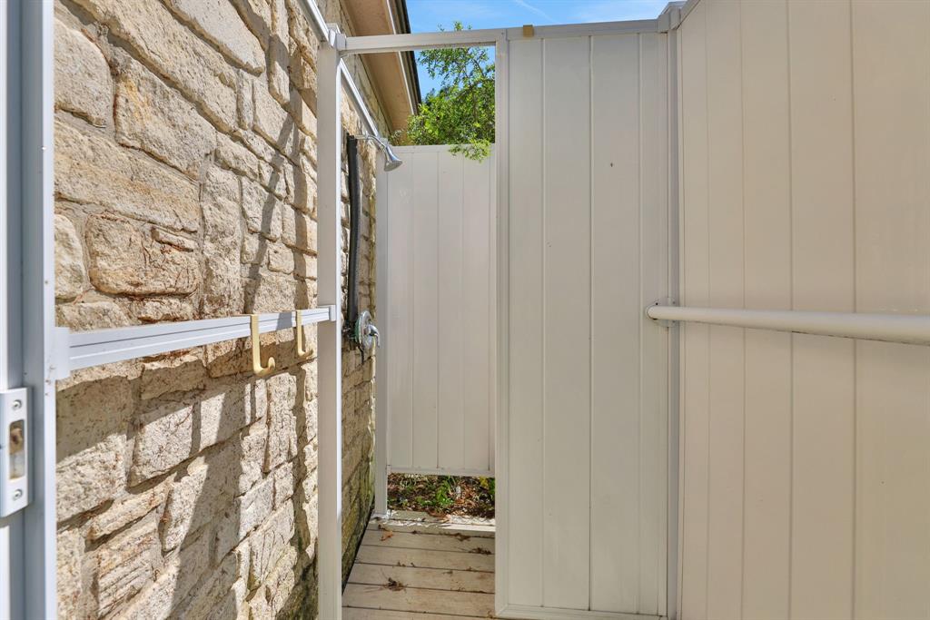 251 Lake Oaks Boulevard, Coldspring, Texas image 37