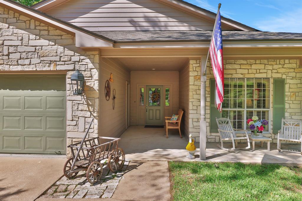 251 Lake Oaks Boulevard
