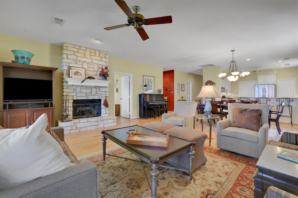 251 Lake Oaks Boulevard, Coldspring, Texas image 8