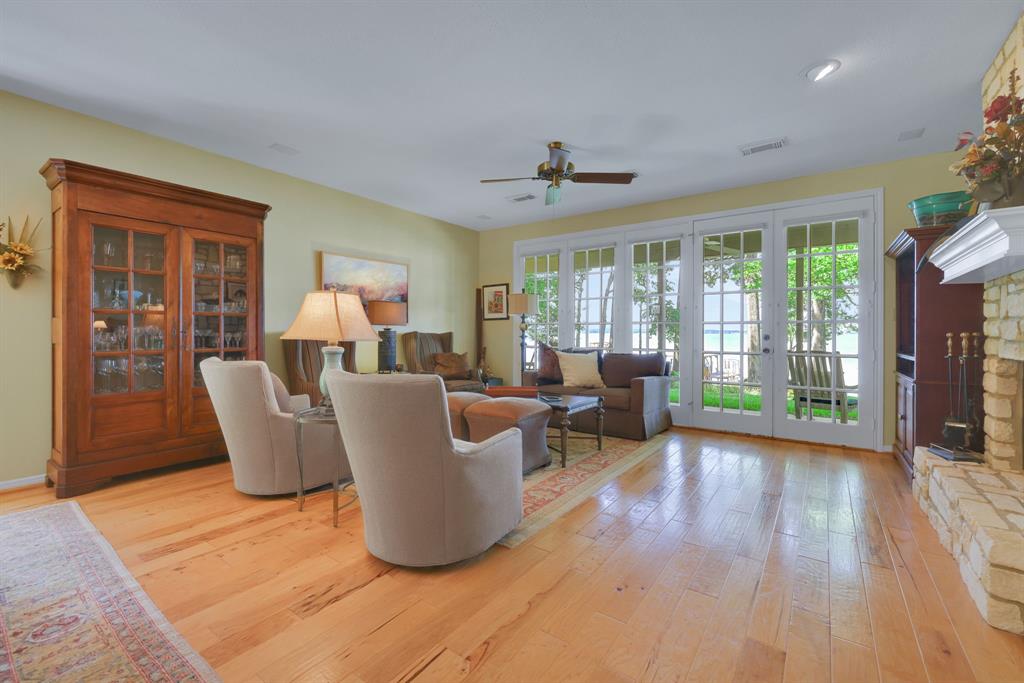 251 Lake Oaks Boulevard, Coldspring, Texas image 7