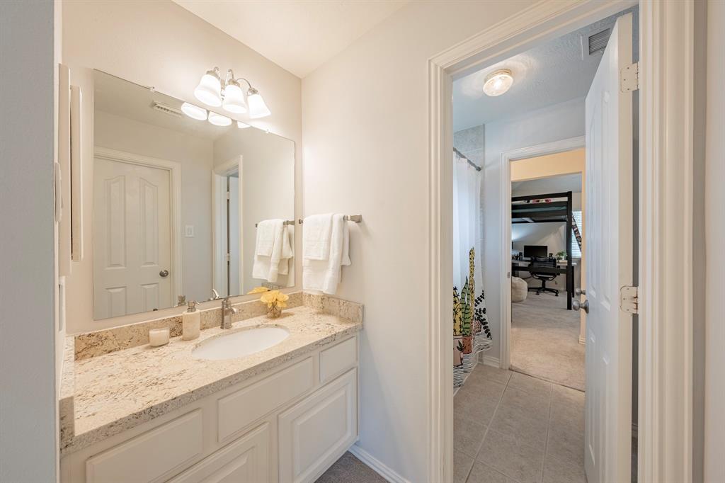 114 S Bluff Creek Circle, The Woodlands, Texas image 36