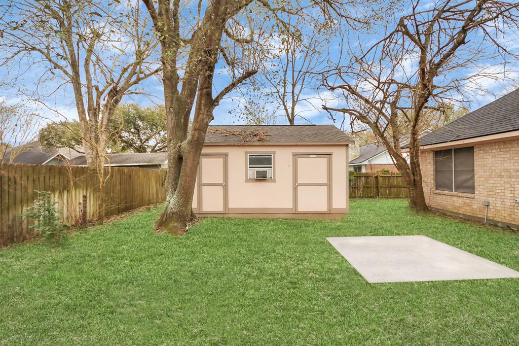 1306 Quail Hollow Lane, Sealy, Texas image 29
