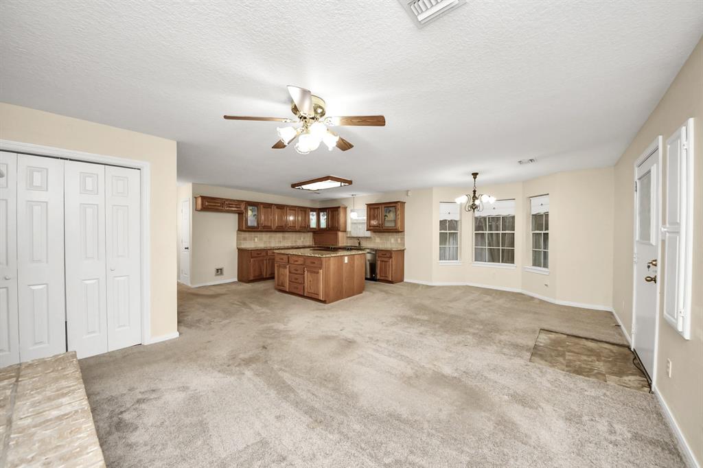1306 Quail Hollow Lane, Sealy, Texas image 11