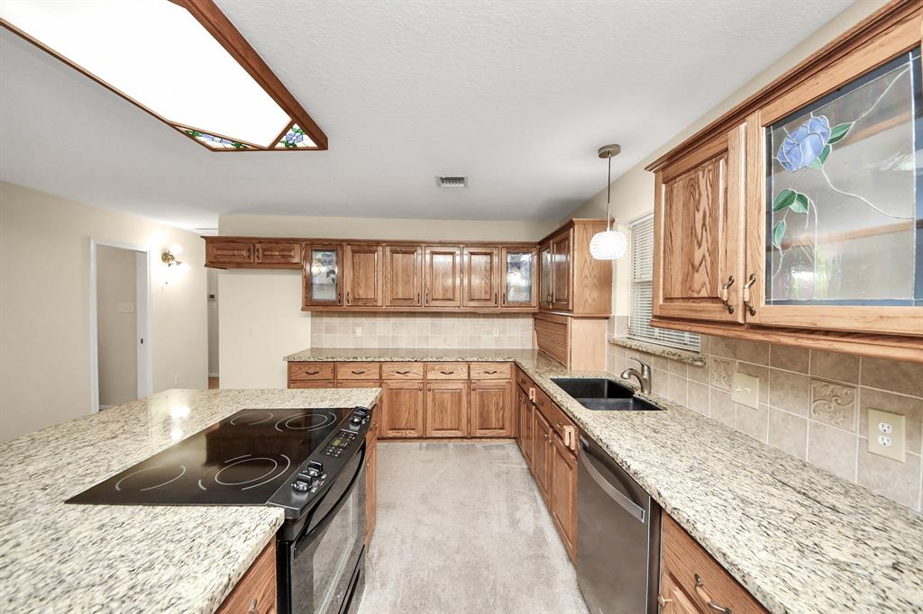 1306 Quail Hollow Lane, Sealy, Texas image 22