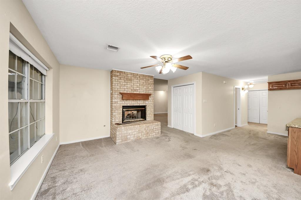 1306 Quail Hollow Lane, Sealy, Texas image 12