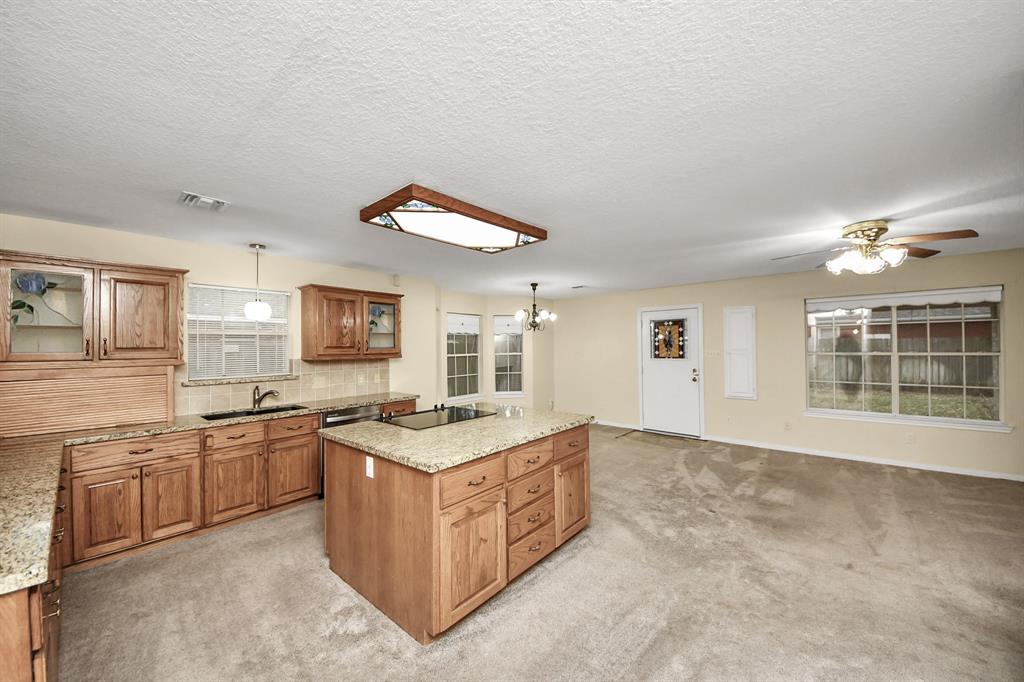 1306 Quail Hollow Lane, Sealy, Texas image 25