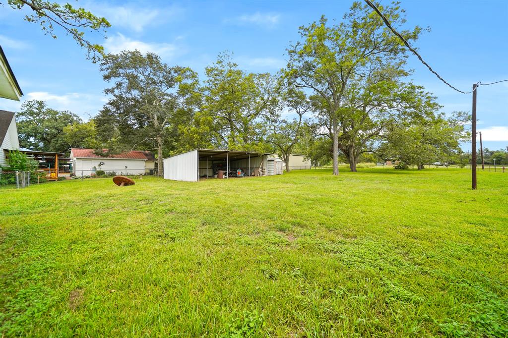 6702 Guyler Street, Wallis, Texas image 37