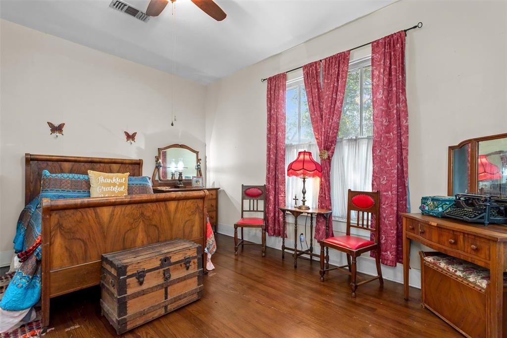 712 Lamar Avenue, Crockett, Texas image 39