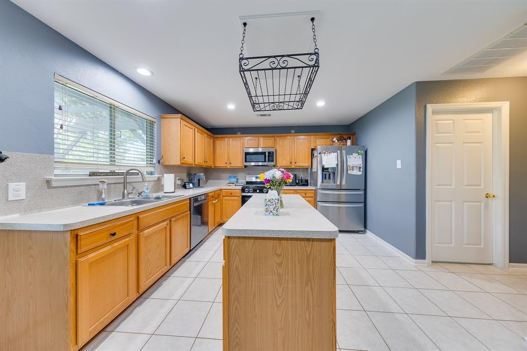 21019 Coral Bridge Lane, Spring, Texas image 12