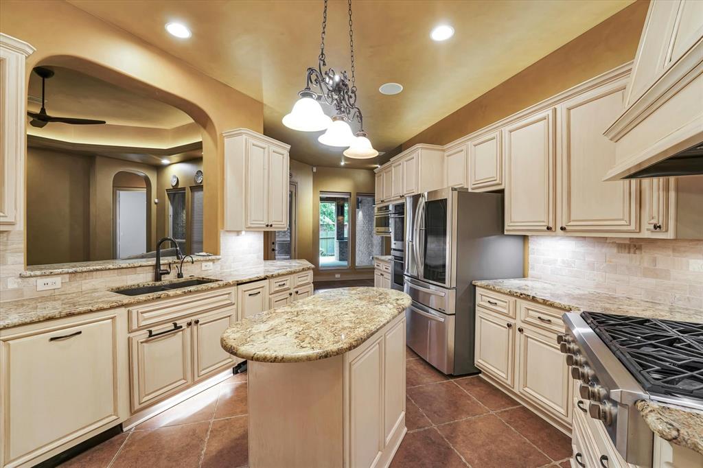 46 Chestnut Meadow Drive, Conroe, Texas image 10