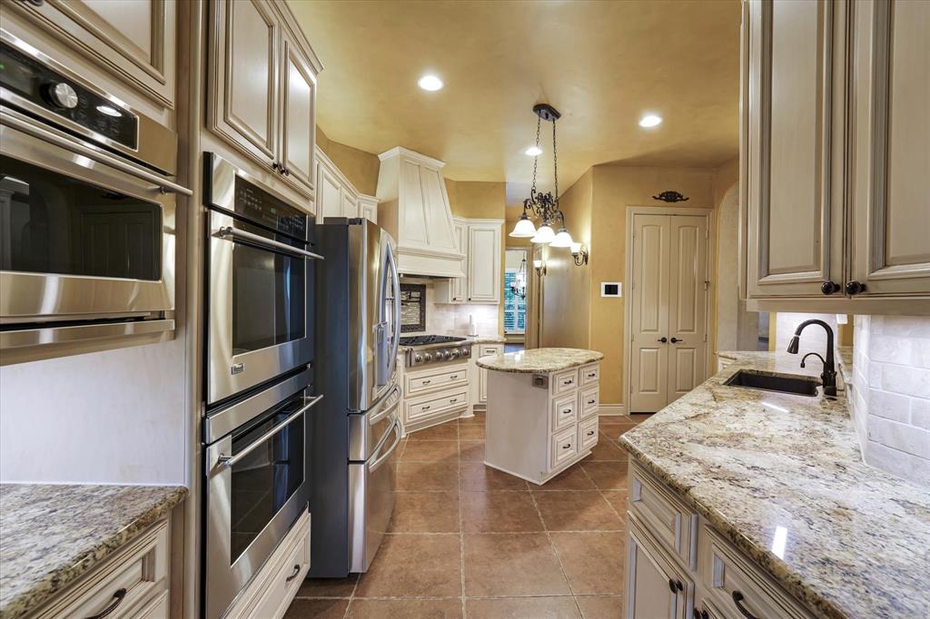 46 Chestnut Meadow Drive, Conroe, Texas image 9
