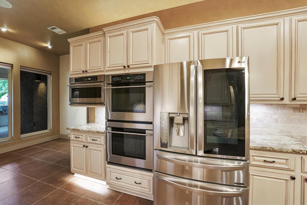 46 Chestnut Meadow Drive, Conroe, Texas image 8