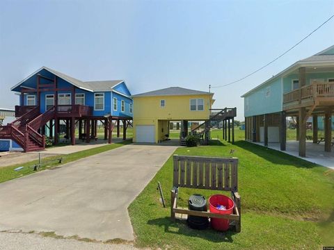 Photo of 978 Mary Ann, Crystal Beach, TX 77650 (MLS # 13686288)