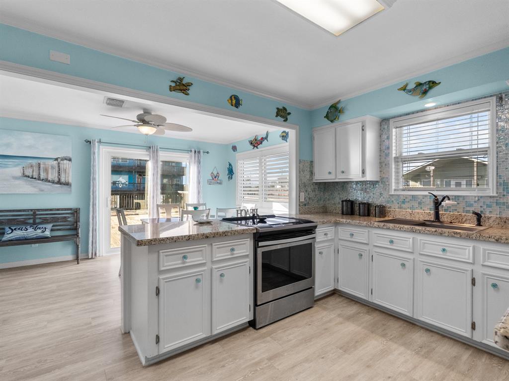 1210 Island Drive, San Leon, Texas image 10