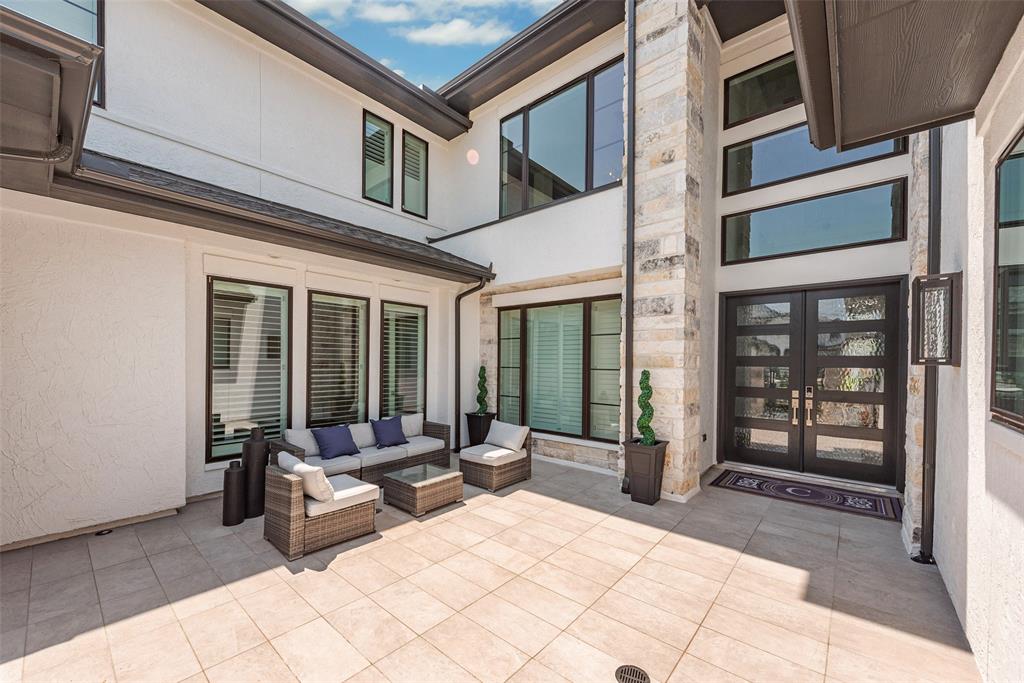 9019 Orchard Cove