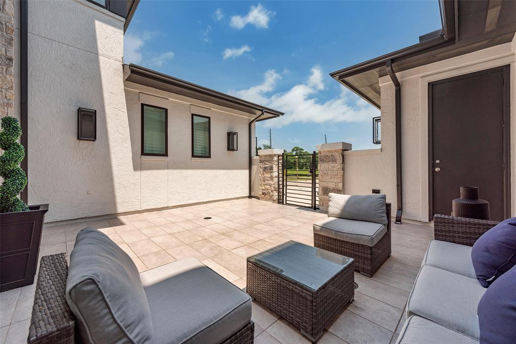 9019 Orchard Cove