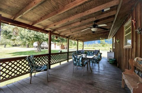 A home in Anahuac