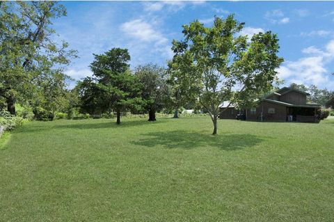 A home in Anahuac