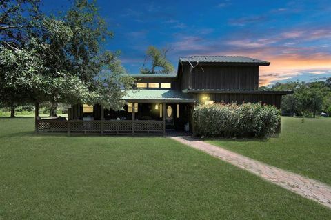 A home in Anahuac