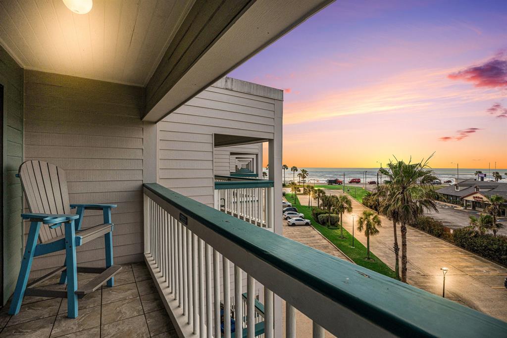 6102 Seawall Boulevard 378