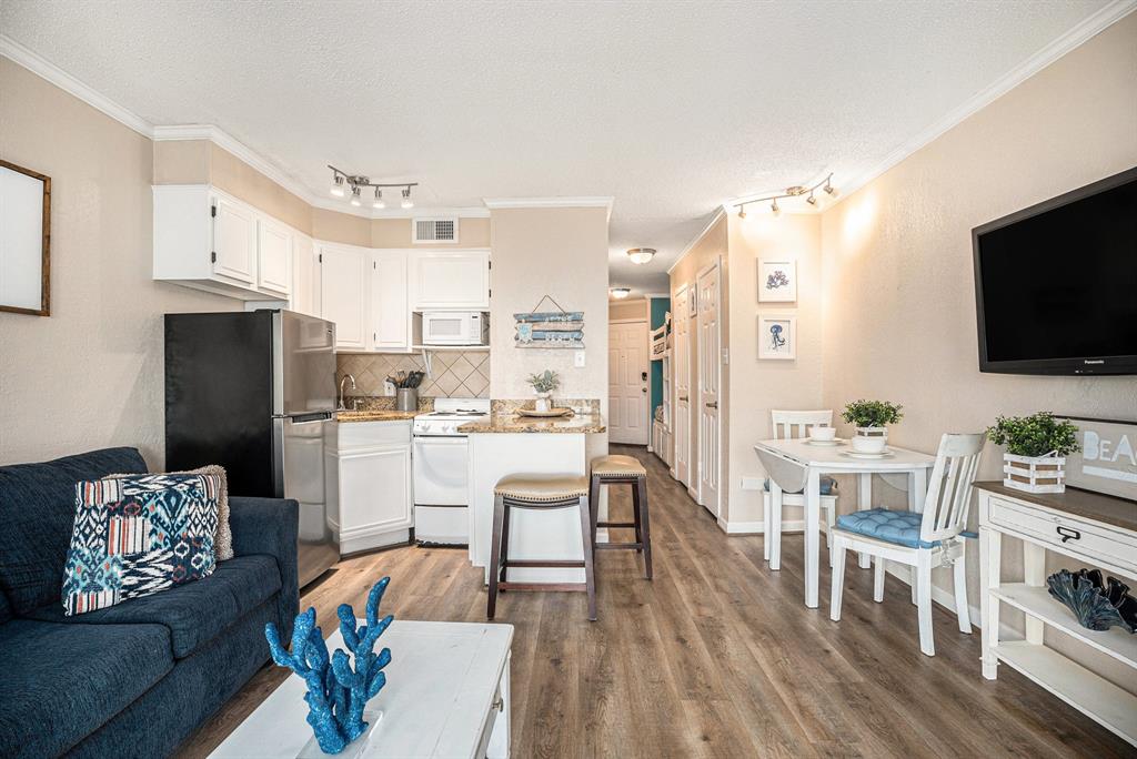 6102 Seawall Boulevard 378