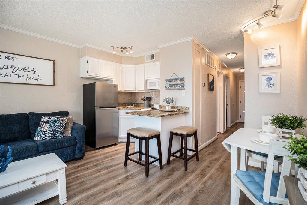 6102 Seawall Boulevard 378