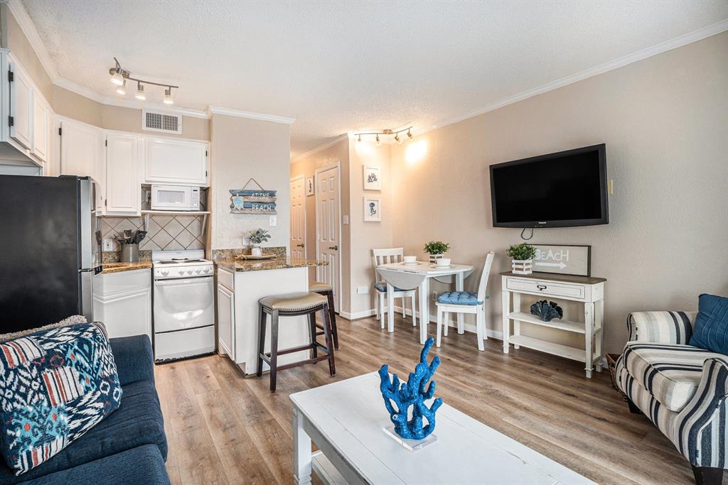 6102 Seawall Boulevard 378