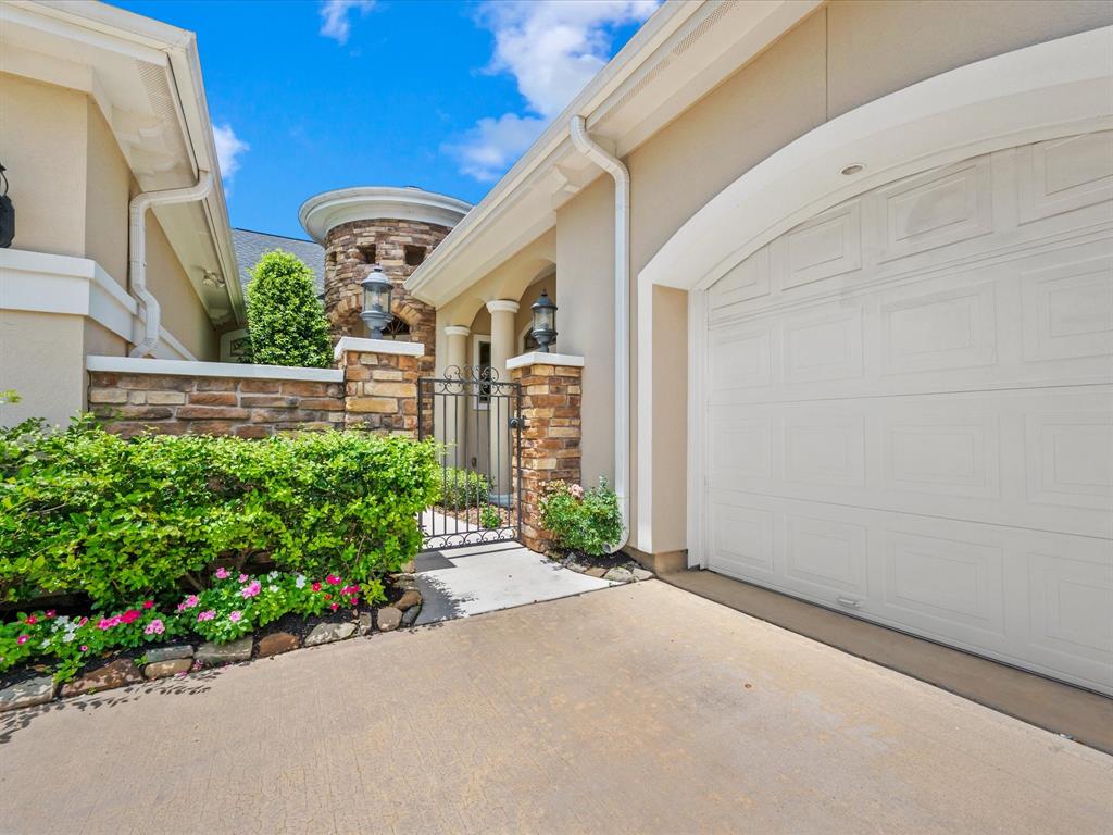 6922 Carolina Cherry Lane