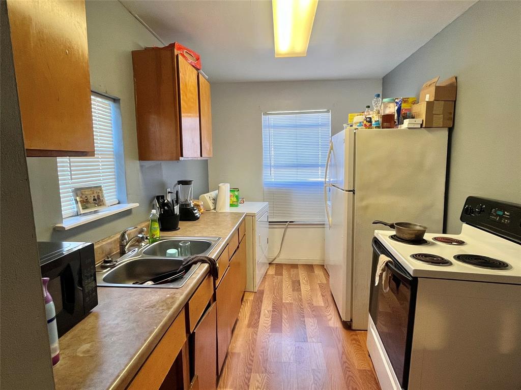 1002 W 9th Street, Hearne, Texas image 3