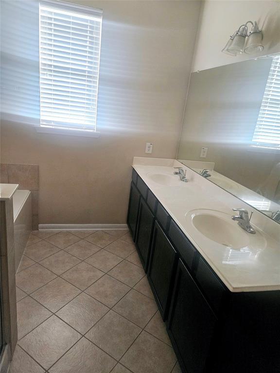 9818 Wellington Chase Lane, Humble, Texas image 12