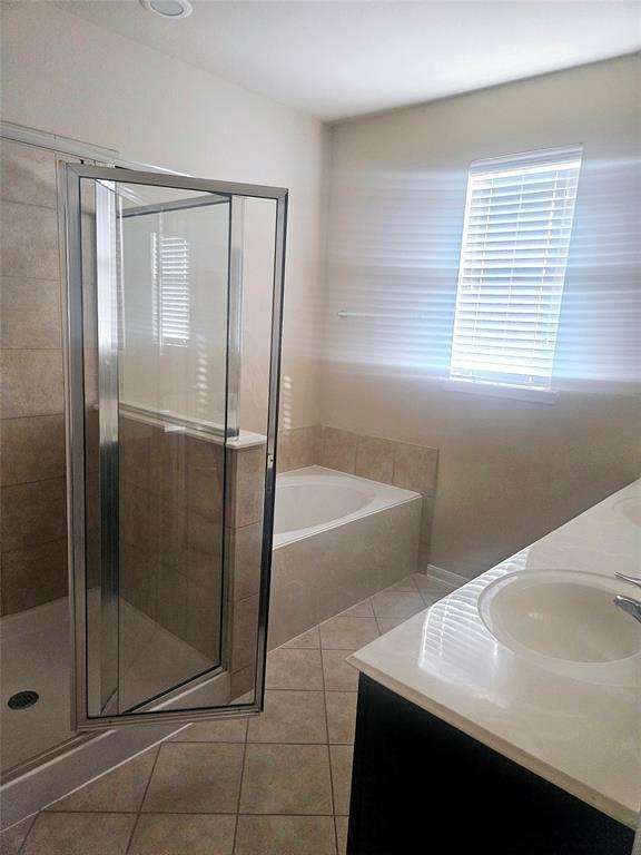 9818 Wellington Chase Lane, Humble, Texas image 11