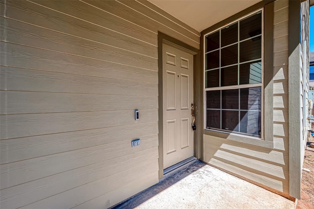 50 S Burberry Park Circle, Spring, Texas image 4