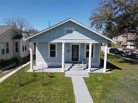 4702 Avenue N 1/2 Avenue Galveston TX 77551