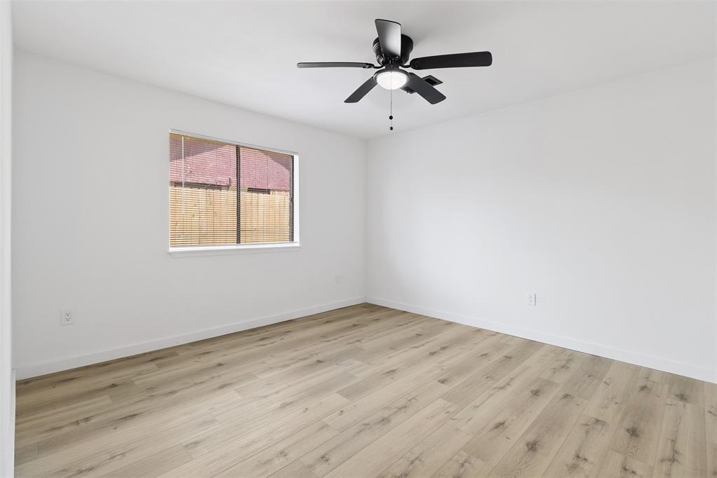 4904 Deerwood Circle, Baytown, Texas image 20