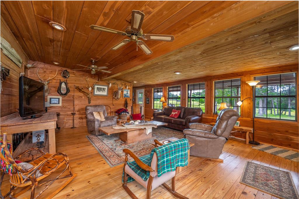 24661 Squirrel Road, New Ulm, Texas image 13