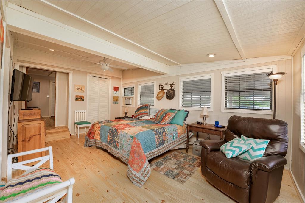 24661 Squirrel Road, New Ulm, Texas image 20