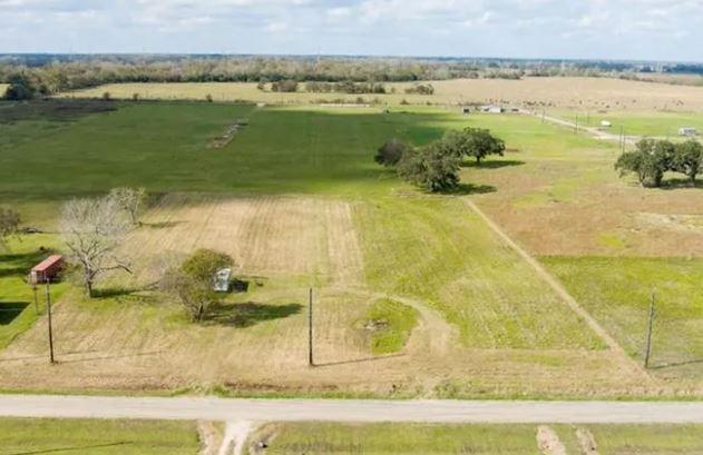 5105 Big Bend Lane, Boling, Texas image 2