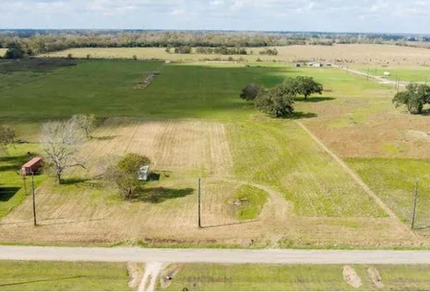 5105 Big Bend Lane, Boling, Texas image 5