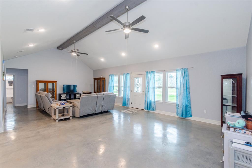 202 Horse Shoe Trail, Angleton, Texas image 10