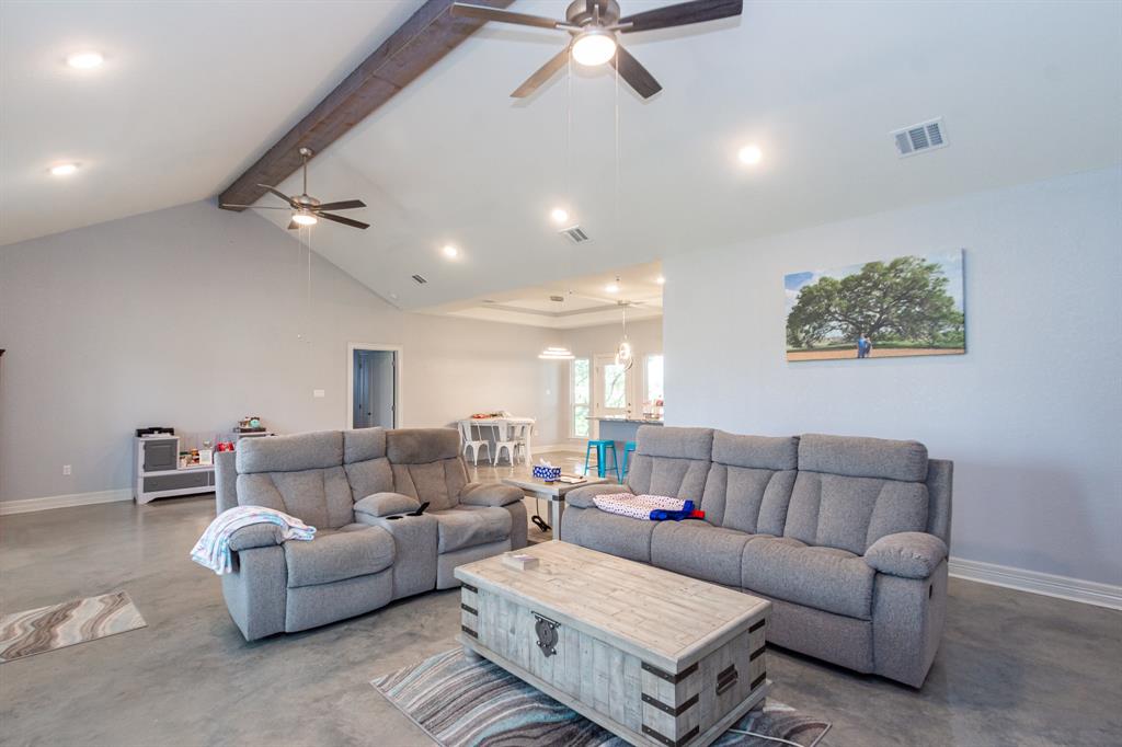 202 Horse Shoe Trail, Angleton, Texas image 6