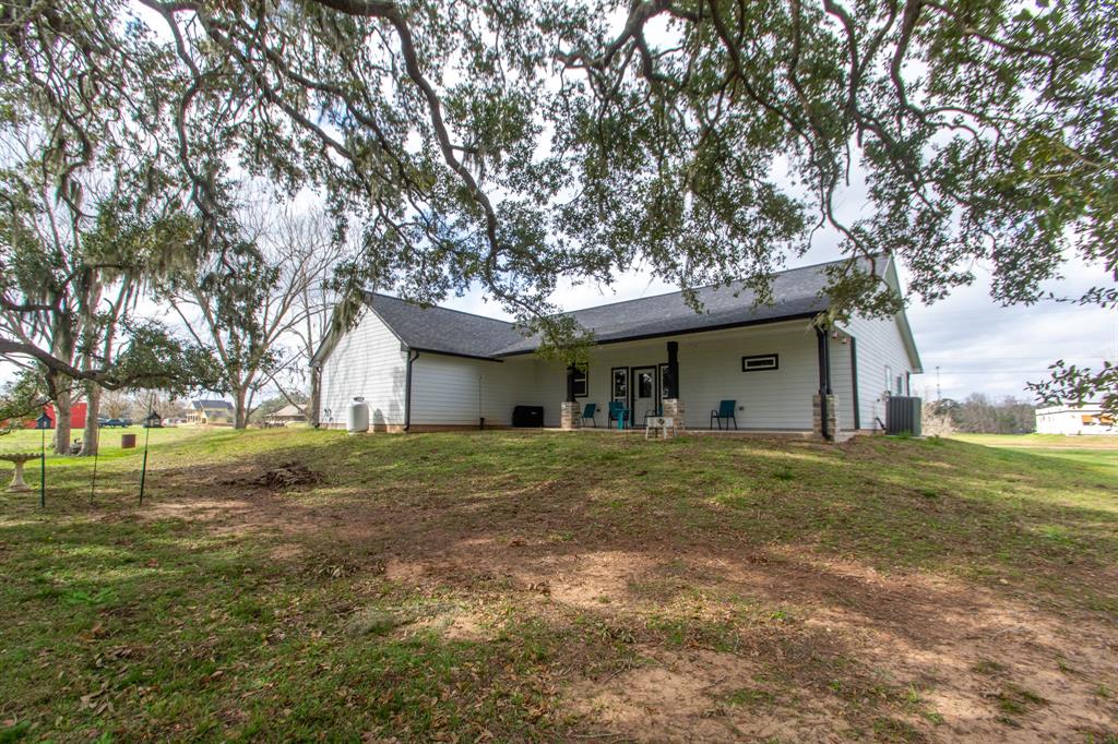 202 Horse Shoe Trail, Angleton, Texas image 31