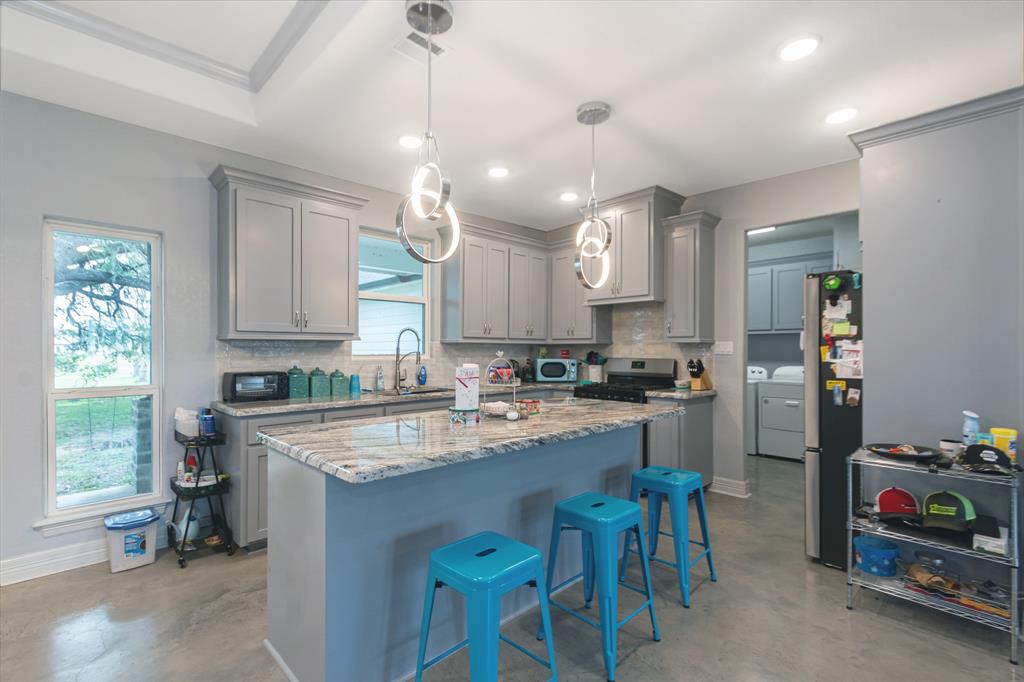 202 Horse Shoe Trail, Angleton, Texas image 13