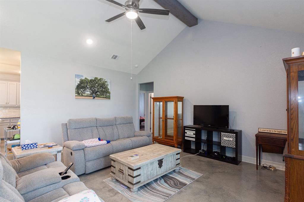 202 Horse Shoe Trail, Angleton, Texas image 7