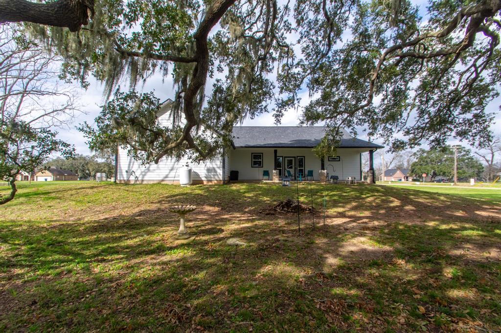 202 Horse Shoe Trail, Angleton, Texas image 32