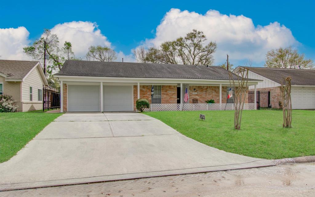 8503 Mcavoy Drive, Houston, Texas image 2